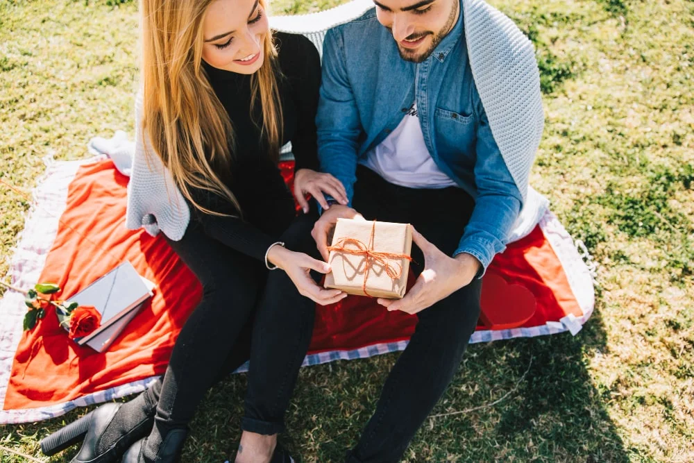 What Are the Benefits of Personalised Presents for Her?